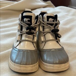Sorel Kids Boots - Gray and White